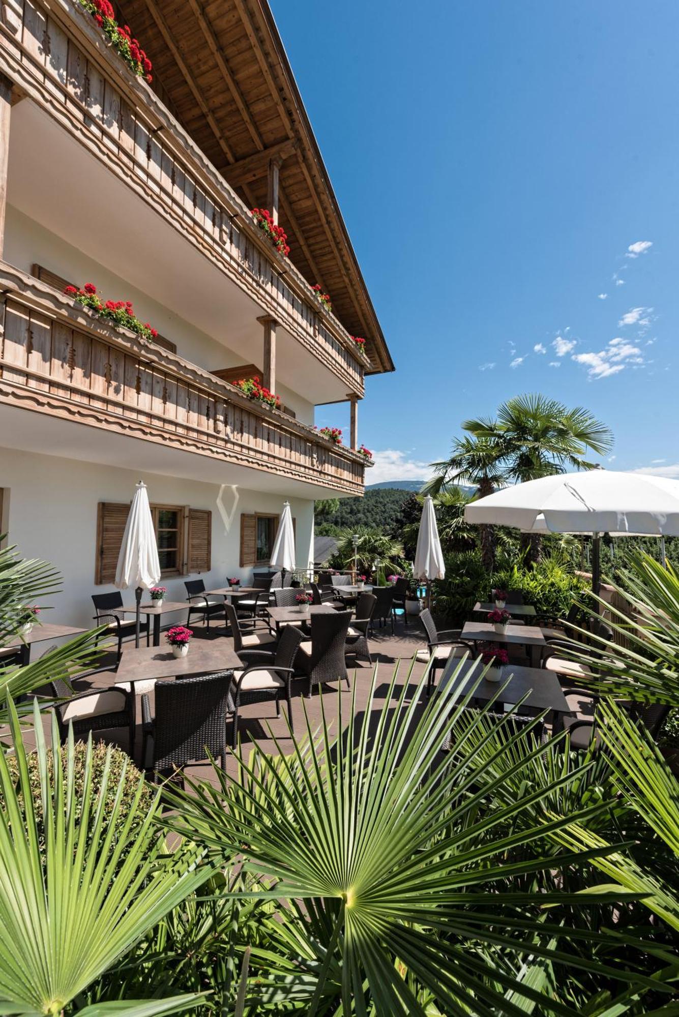 Hotel Schallerhof Tisens Exterior foto